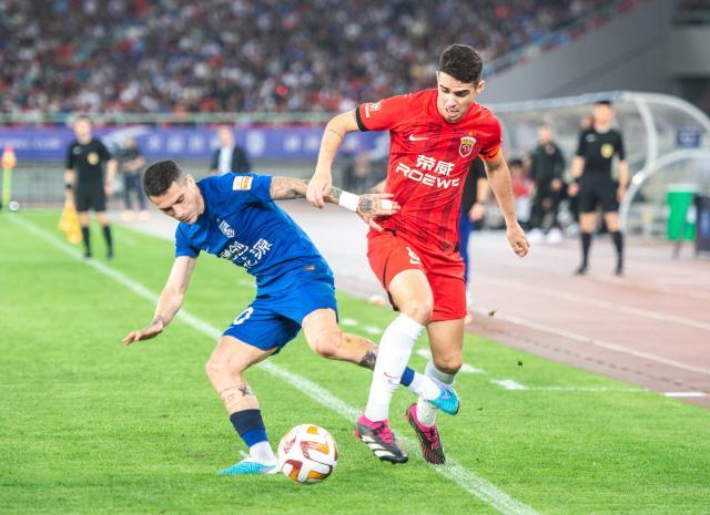 华体会hth体育登录-连遇劲敌顶不住了？ 三镇卫冕首战遭开门黑+伤了仨